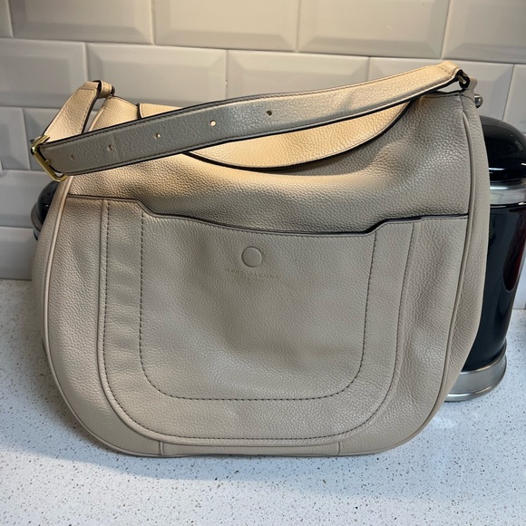Marc Jacobs Handbags - Marc Jacobs Ivory Leather Bag